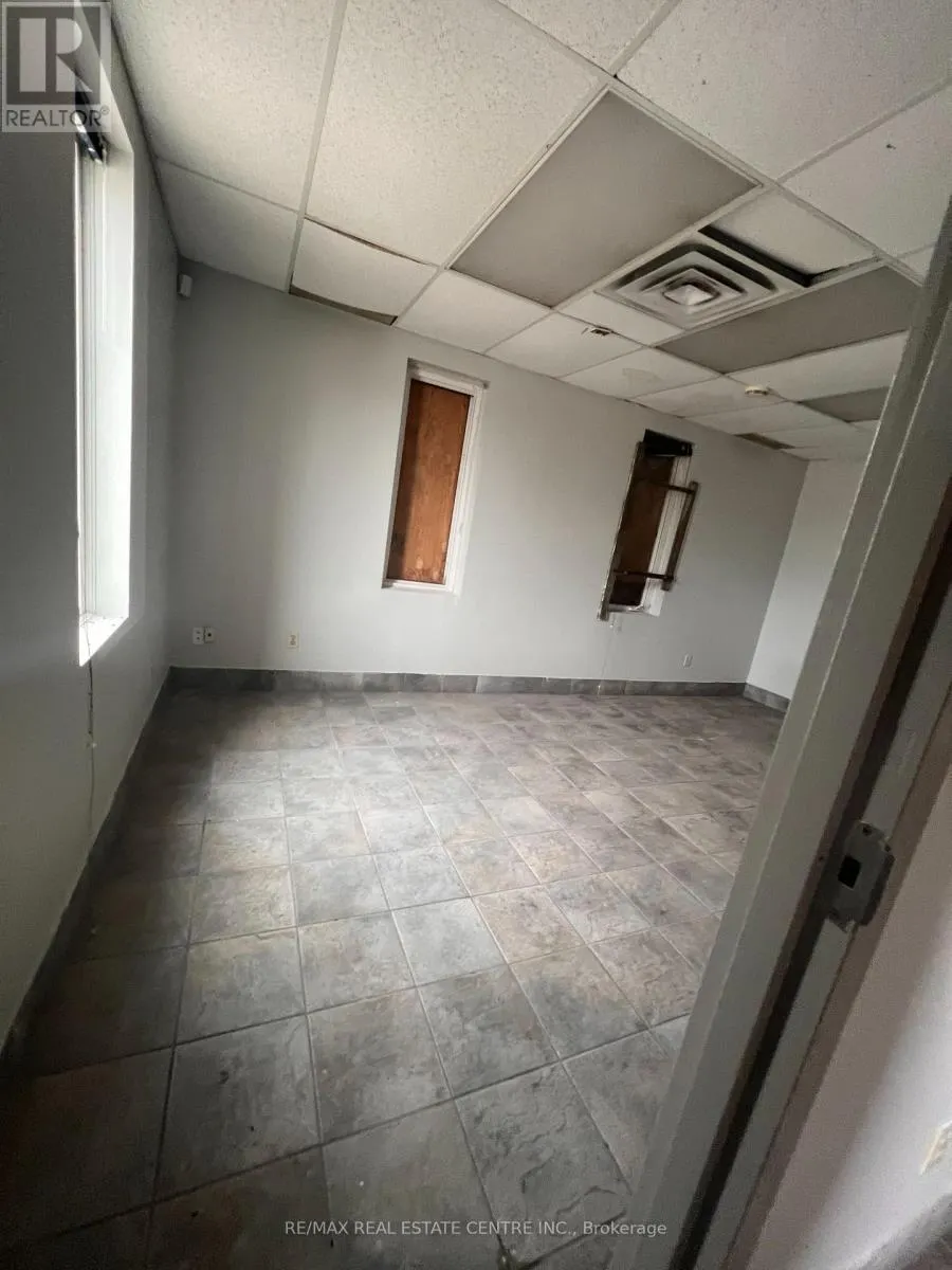 SHOP & PARKING - 1444 PLANK ROAD