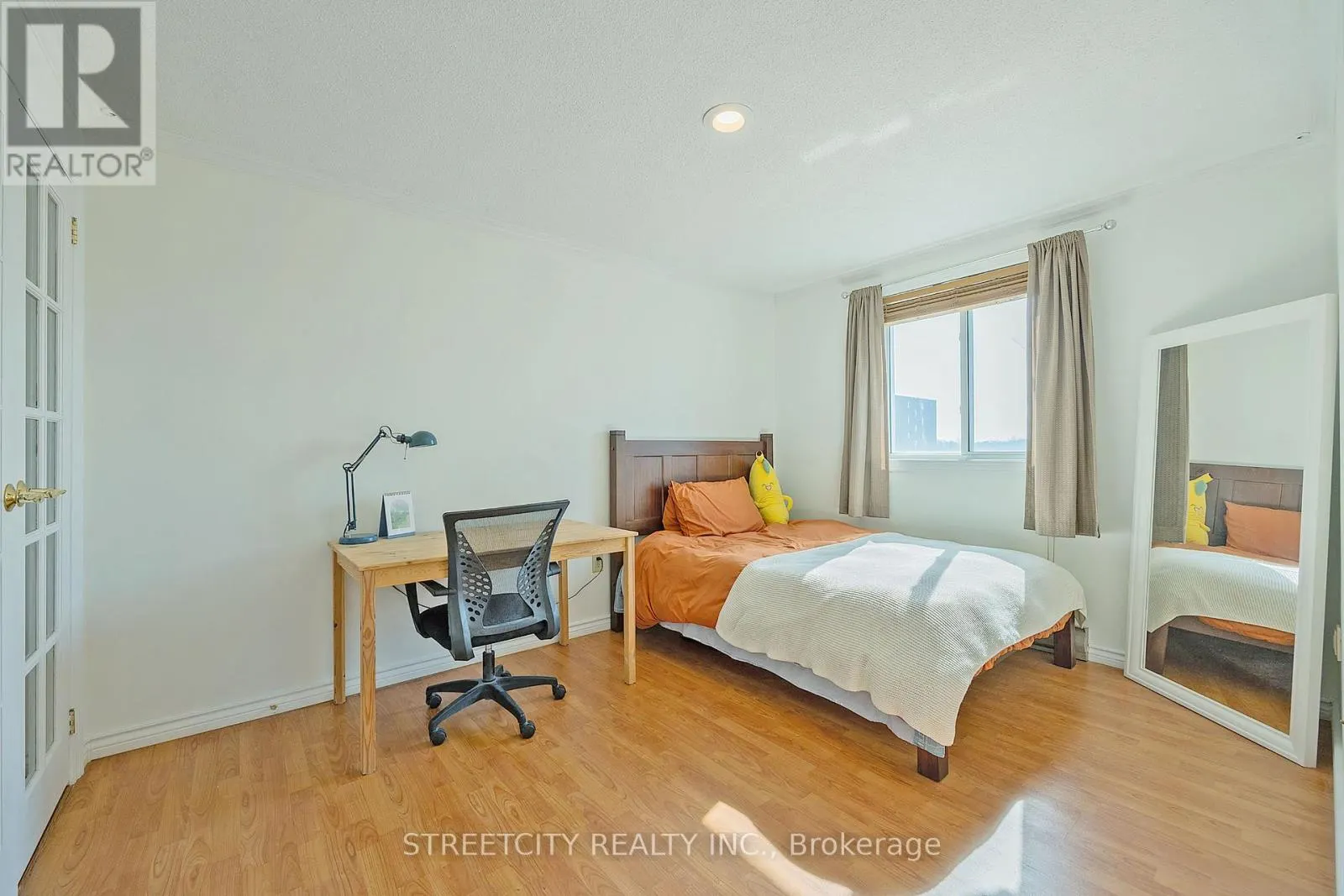 701 - 986 HURON STREET, #701