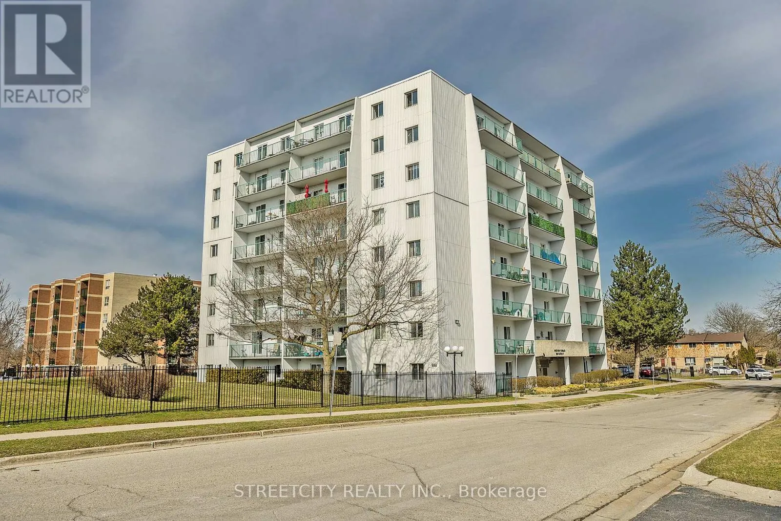 701 - 986 HURON STREET, #701