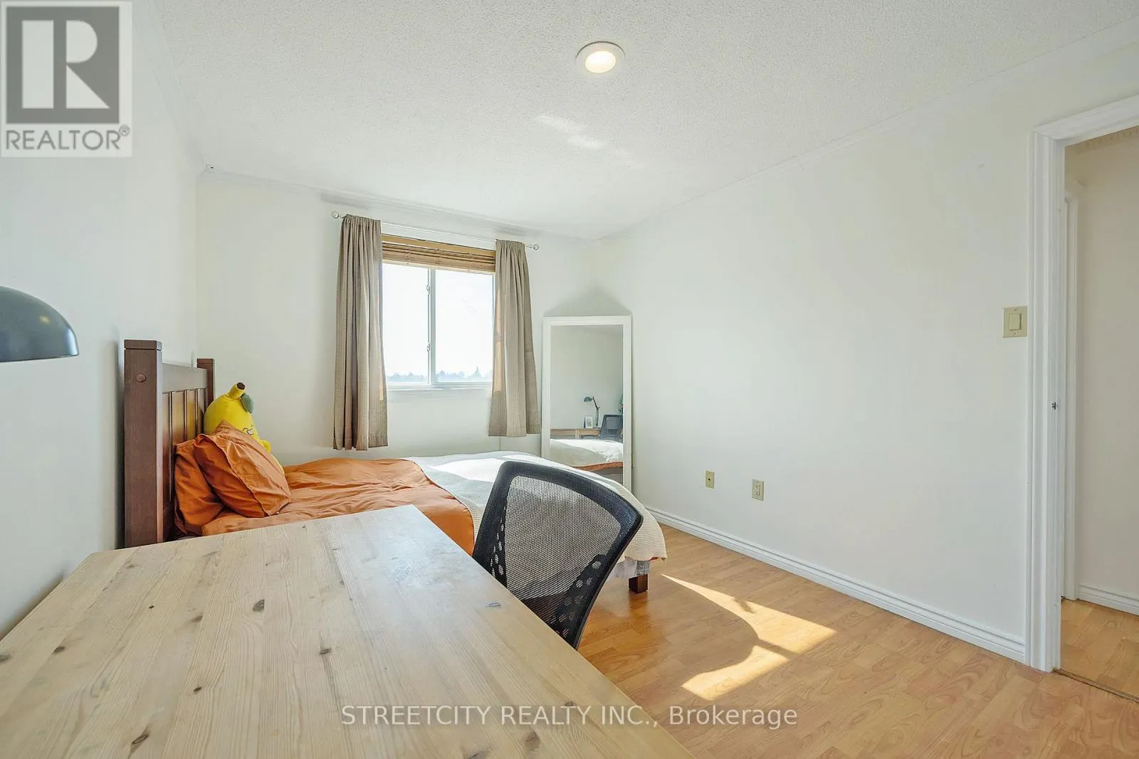701 - 986 HURON STREET, #701
