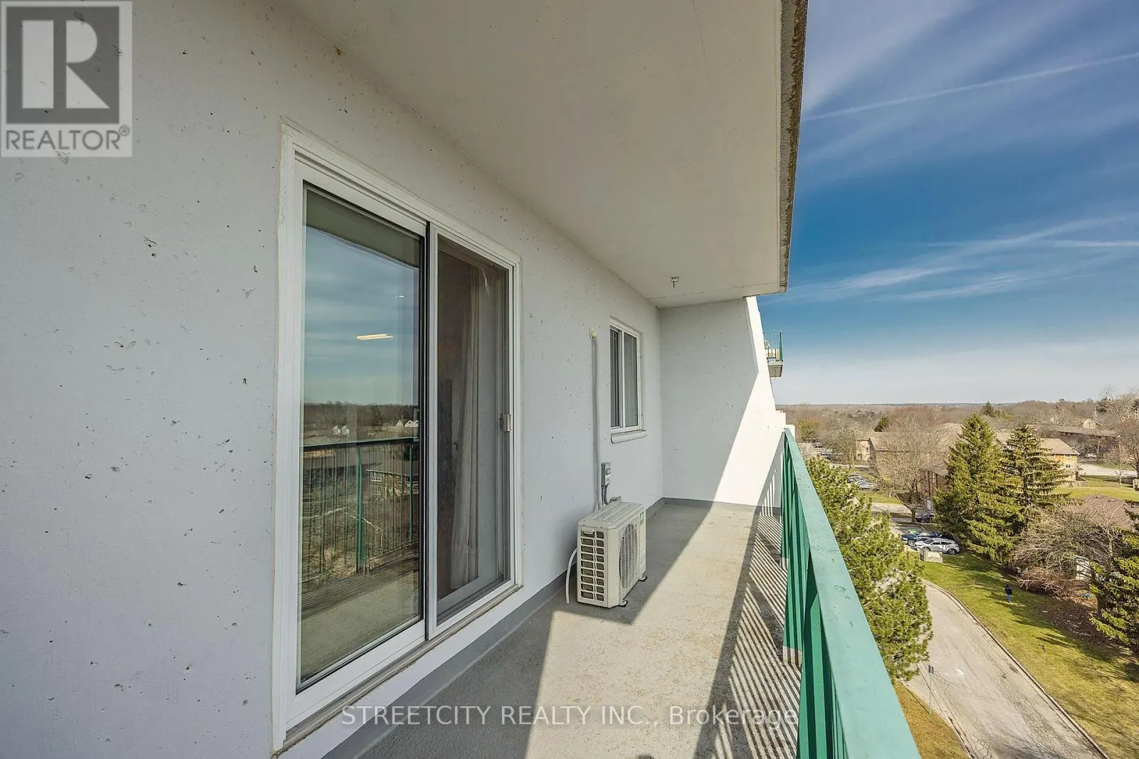 701 - 986 HURON STREET, #701