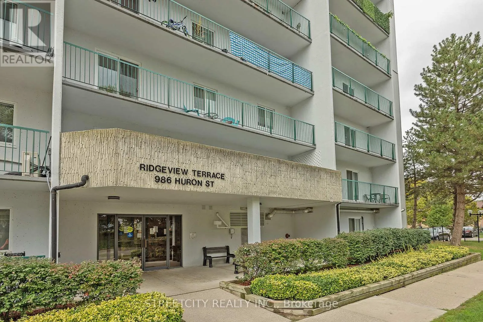 701 - 986 HURON STREET, #701