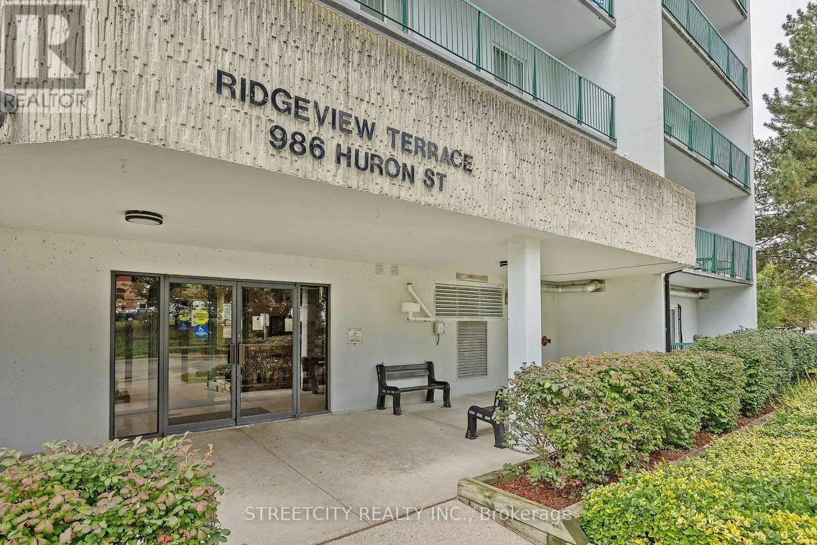 701 - 986 HURON STREET, #701