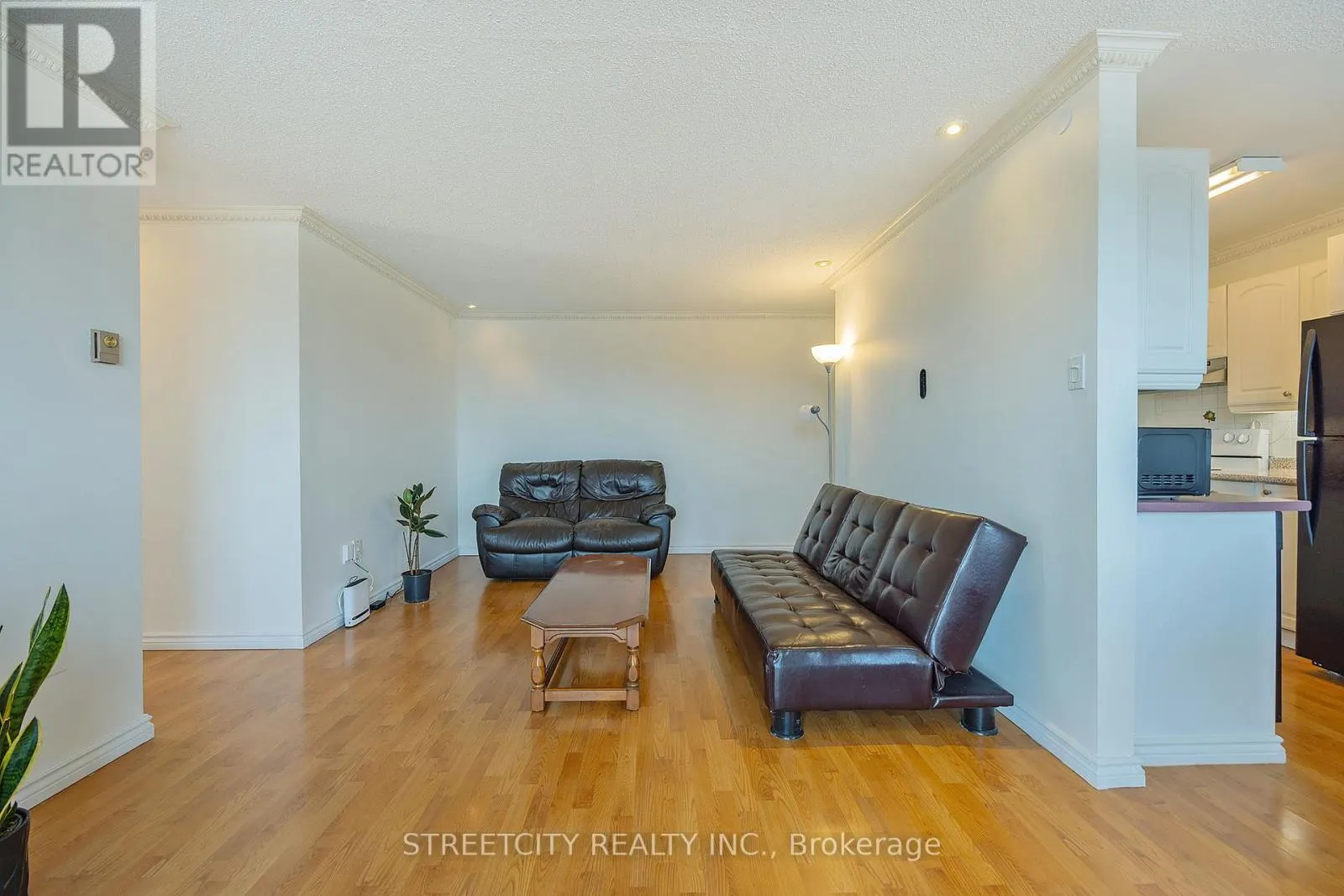 701 - 986 HURON STREET, #701