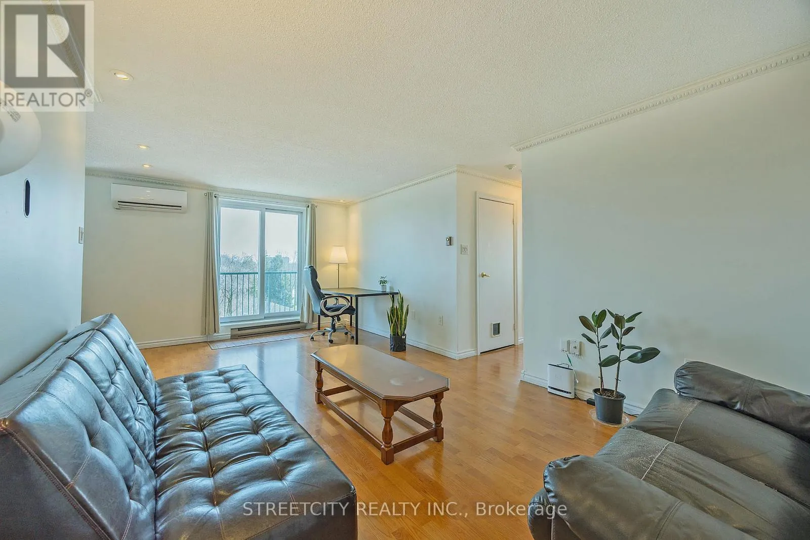 701 - 986 HURON STREET, #701