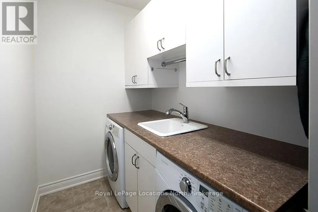 203 - 25 BEAVER STREET S, #203