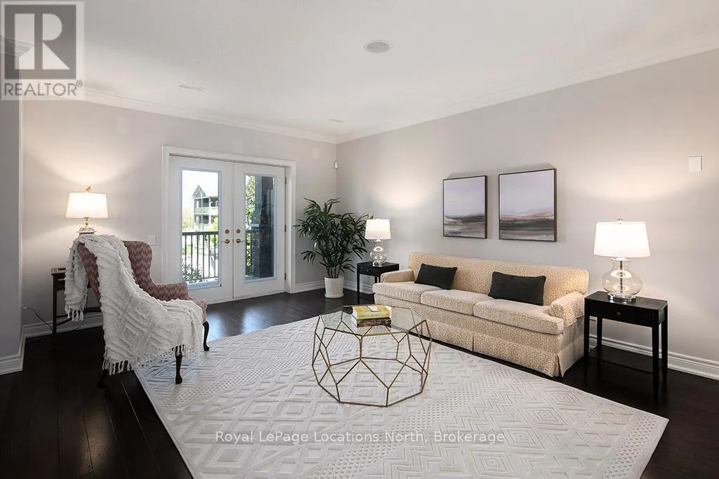 203 - 25 BEAVER STREET S, #203