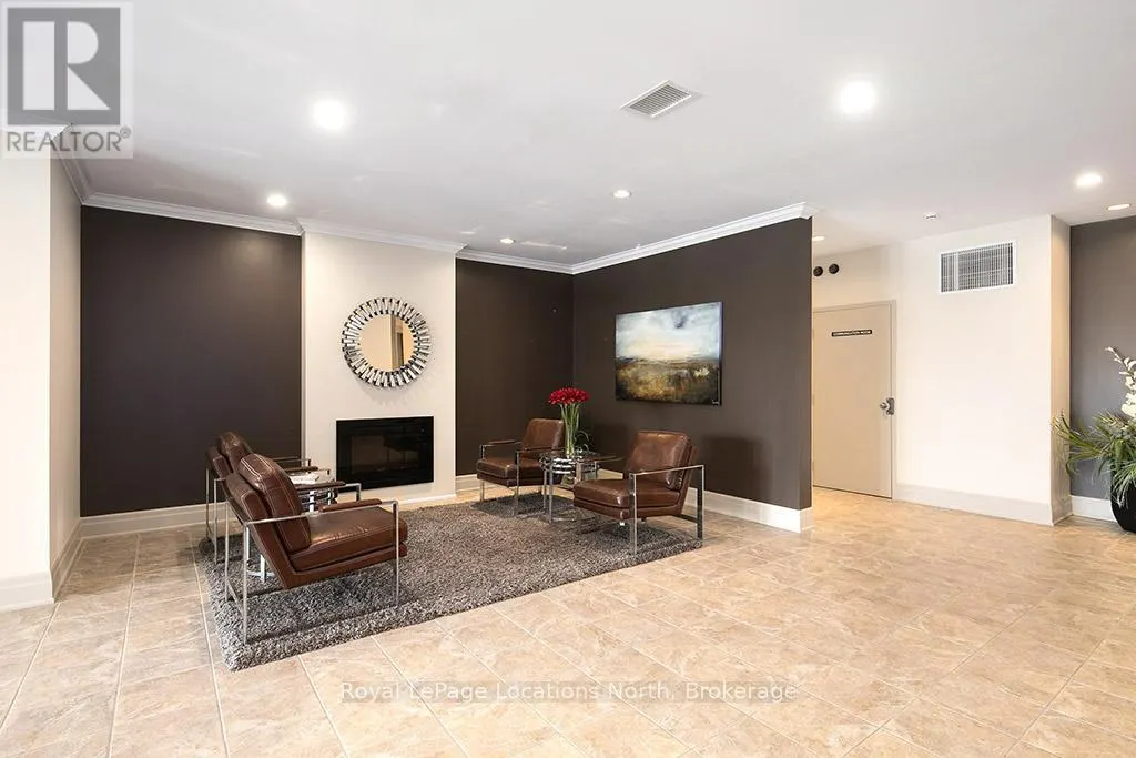 203 - 25 BEAVER STREET S, #203