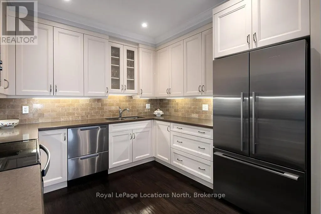 203 - 25 BEAVER STREET S, #203