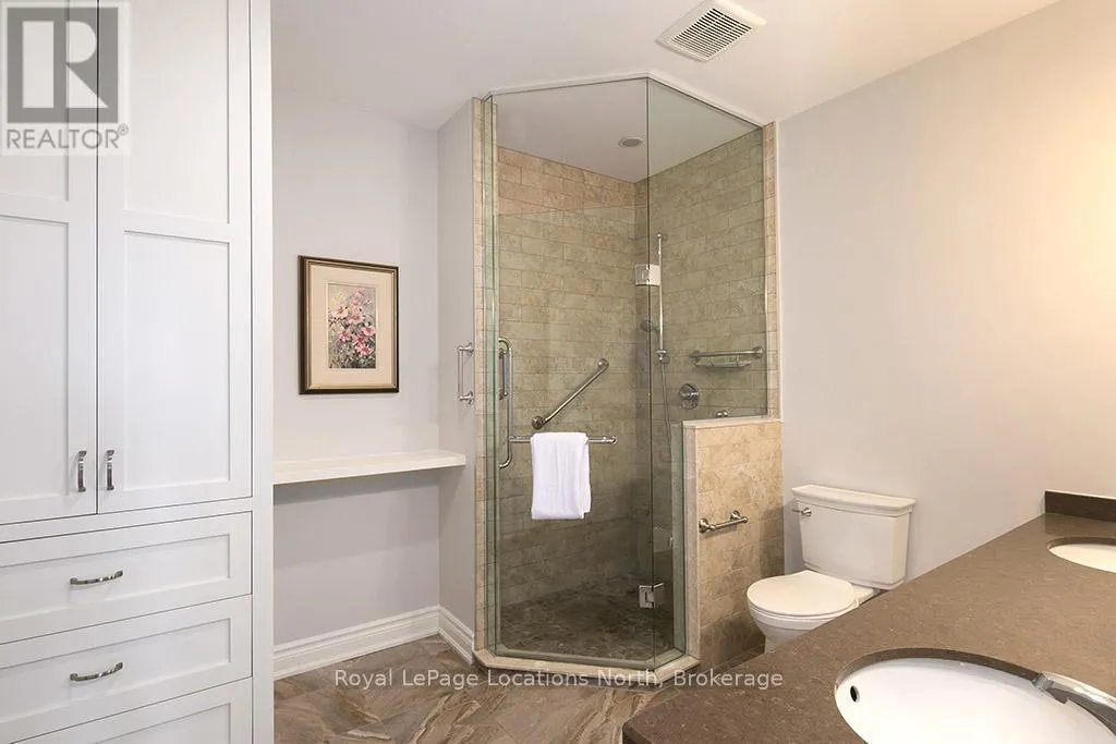 203 - 25 BEAVER STREET S, #203