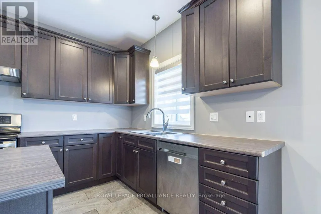 40 COTTONWOOD DRIVE