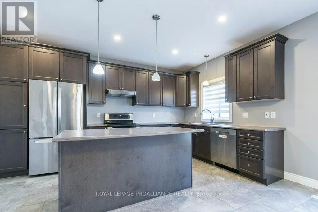 40 COTTONWOOD DRIVE