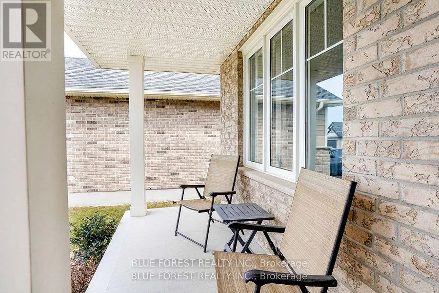 10 AUBURN DRIVE