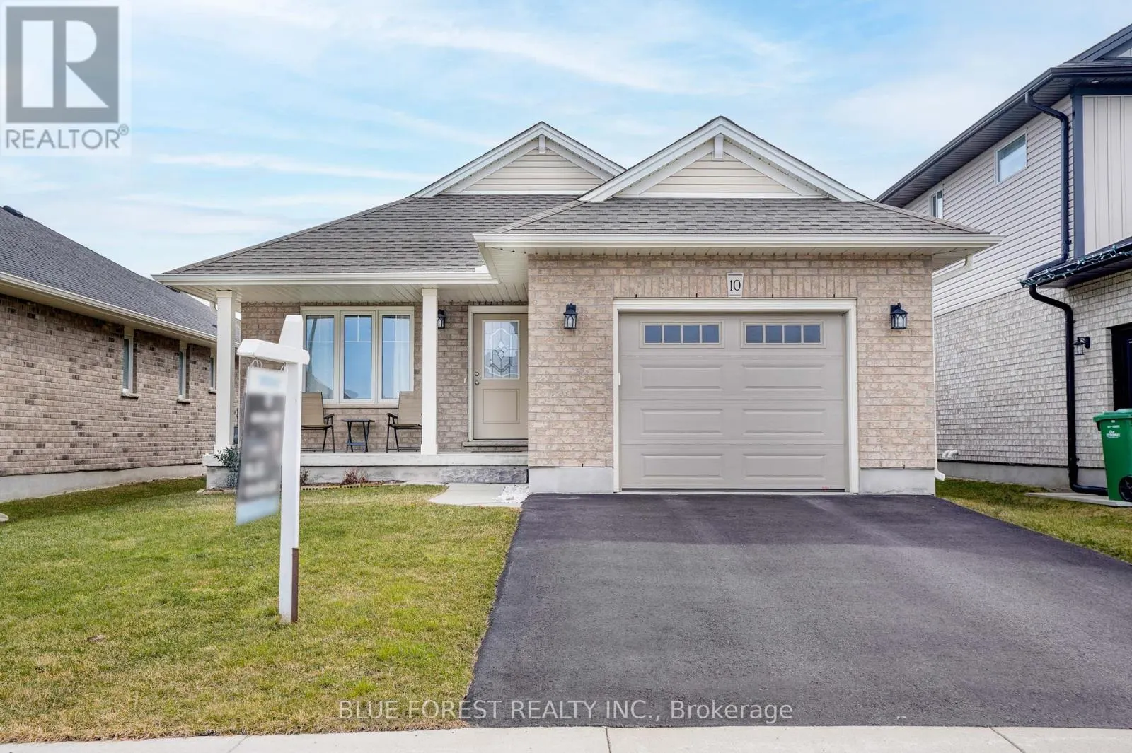 10 AUBURN DRIVE