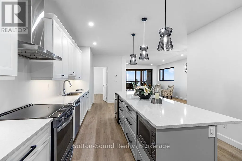 203 - 535 ISAAC STREET, #203
