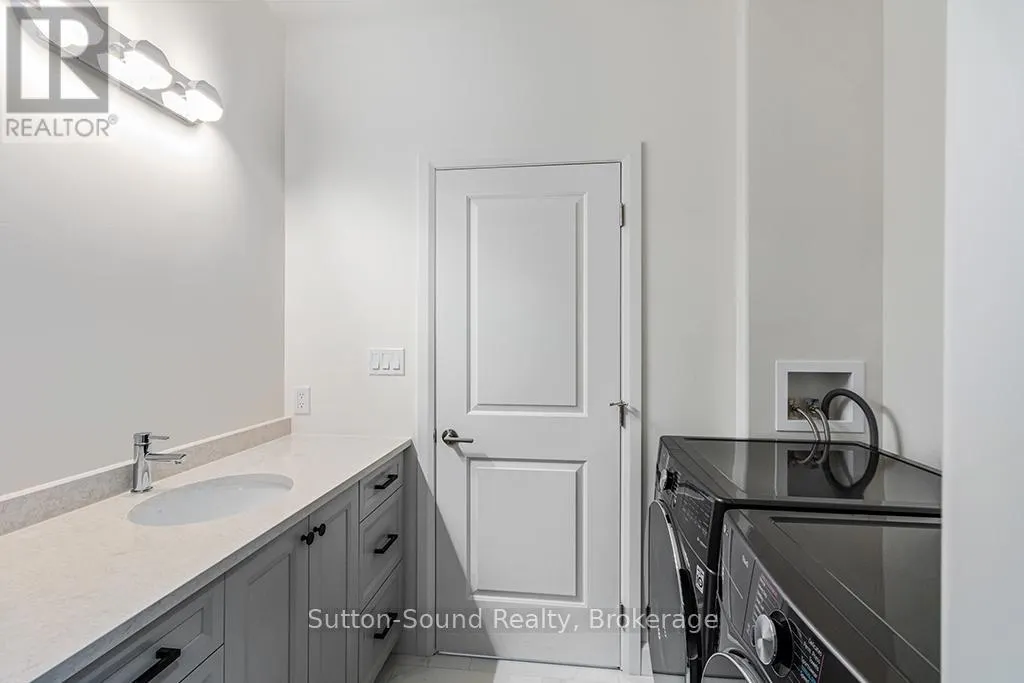 203 - 535 ISAAC STREET, #203