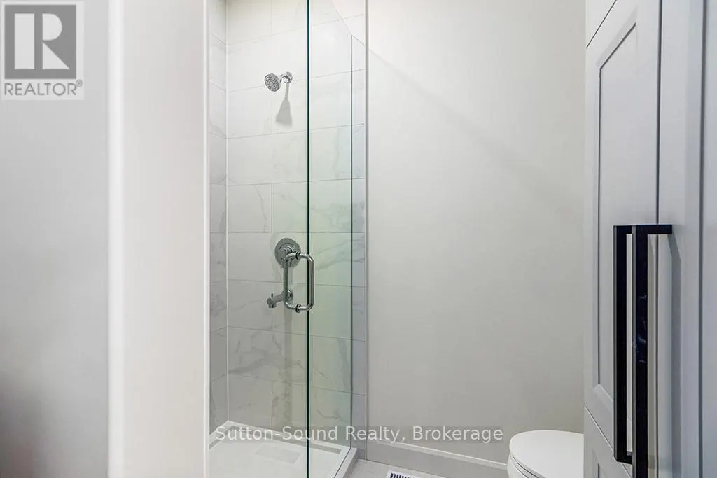 203 - 535 ISAAC STREET, #203