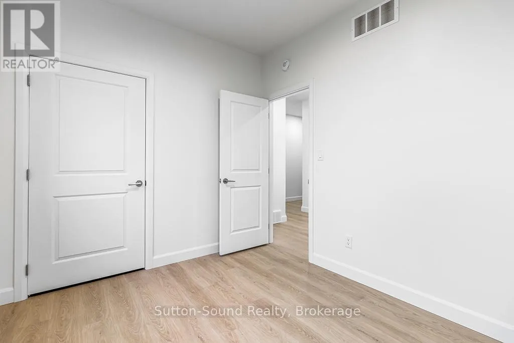 203 - 535 ISAAC STREET, #203