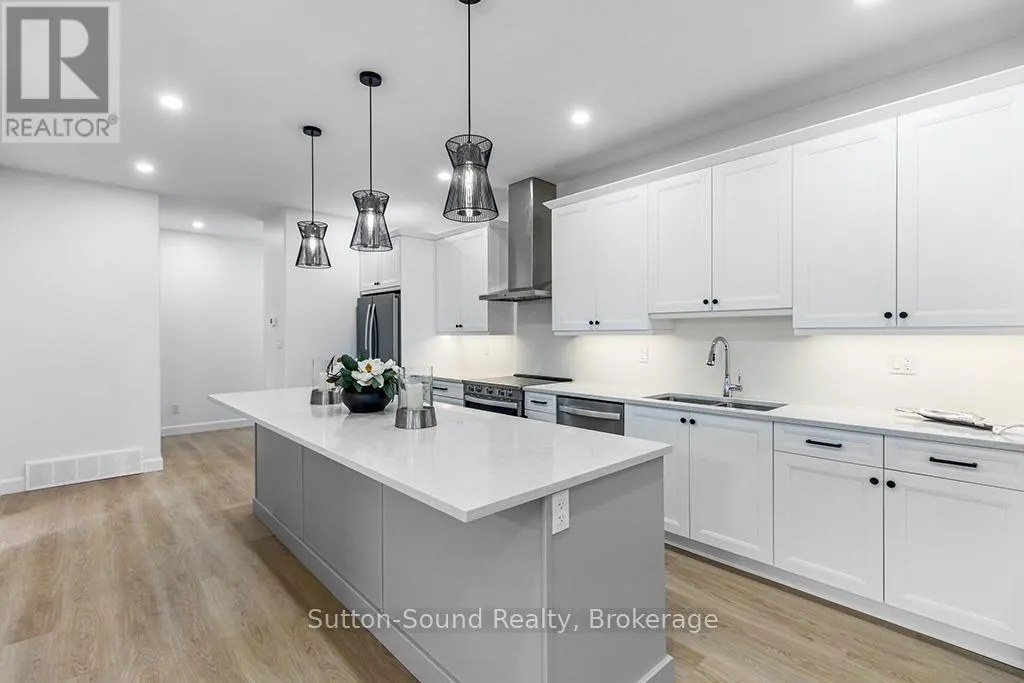 203 - 535 ISAAC STREET, #203