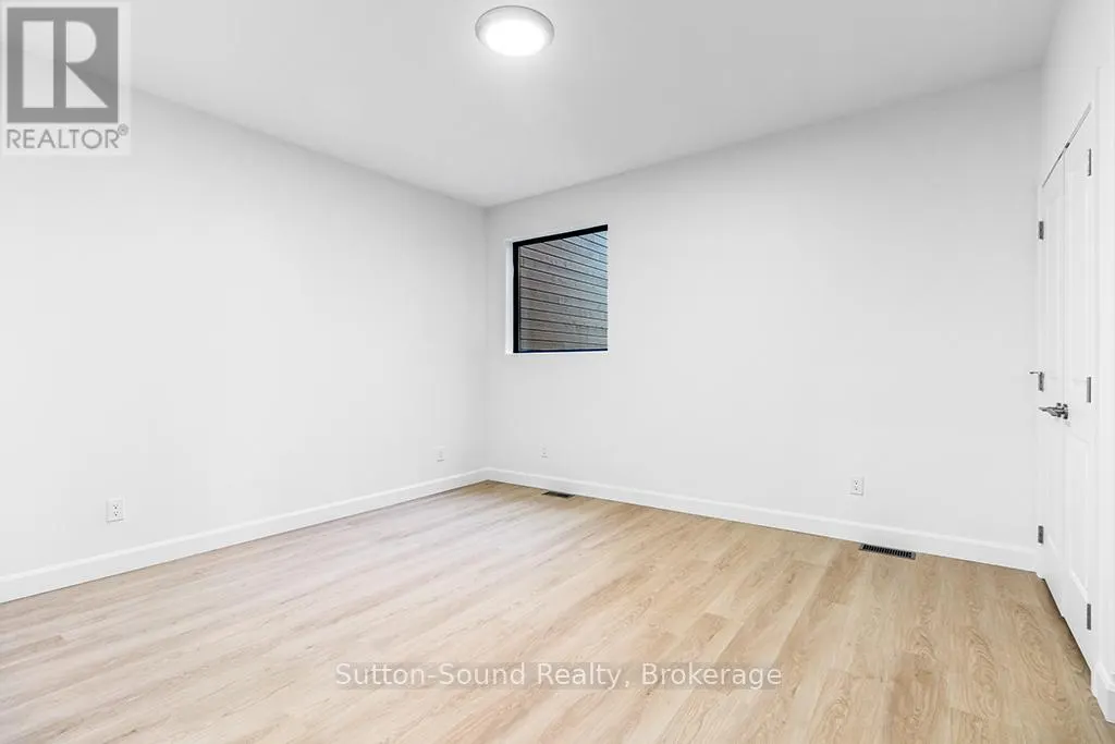 203 - 535 ISAAC STREET, #203