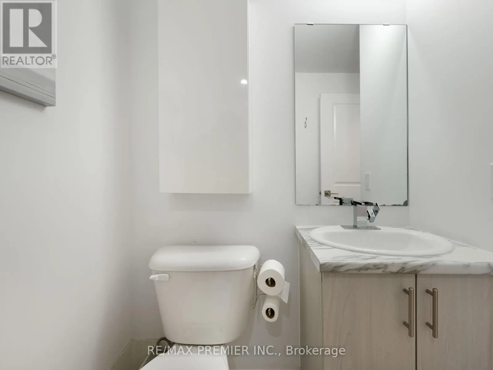 205 - 5 HAMILTON STREET N