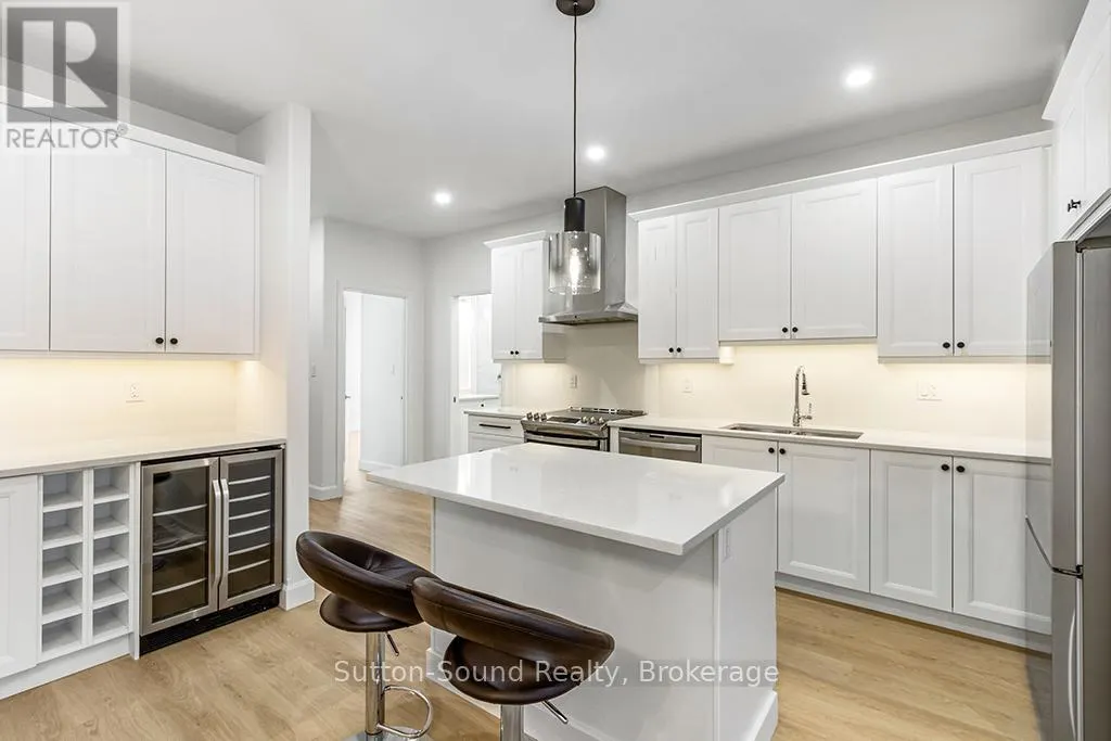202 - 535 ISAAC STREET, #202