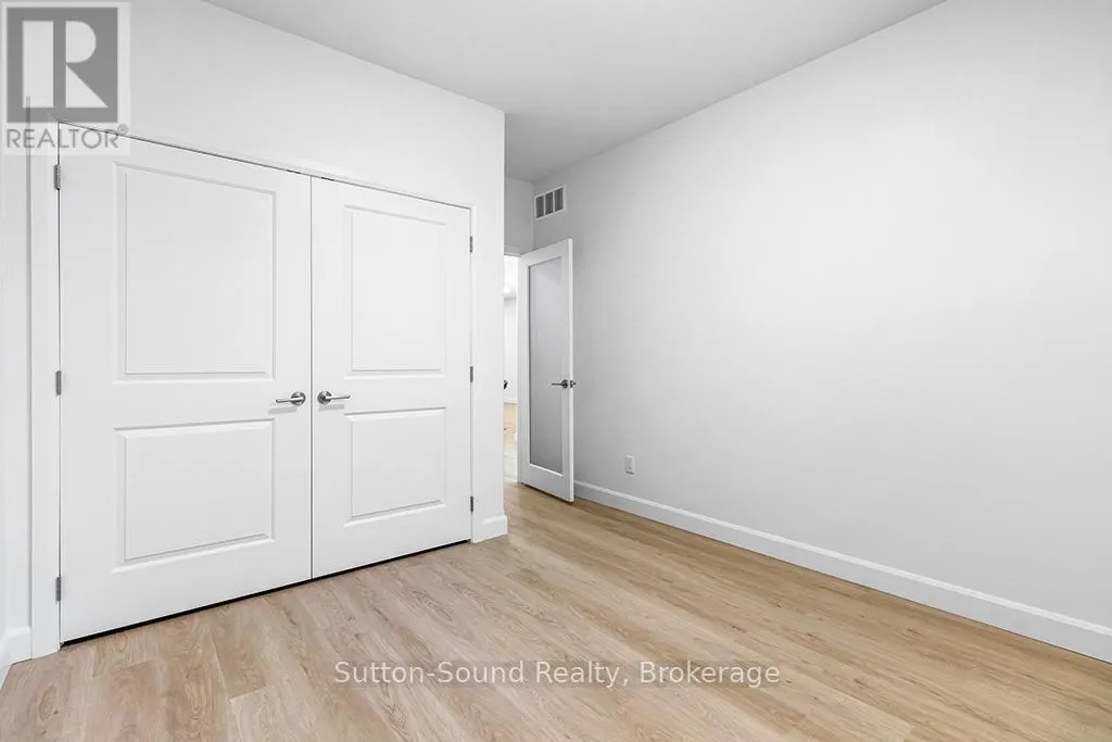 202 - 535 ISAAC STREET, #202