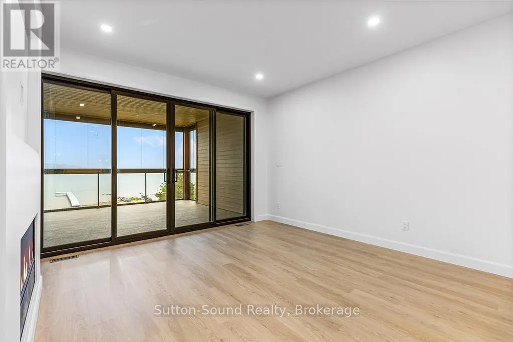 202 - 535 ISAAC STREET, #202