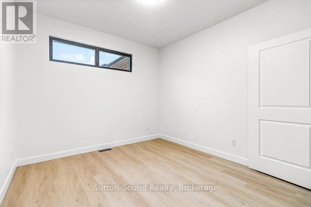 202 - 535 ISAAC STREET, #202