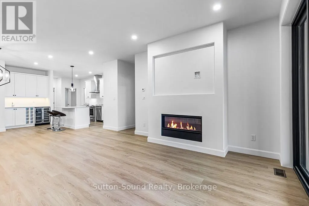 202 - 535 ISAAC STREET, #202
