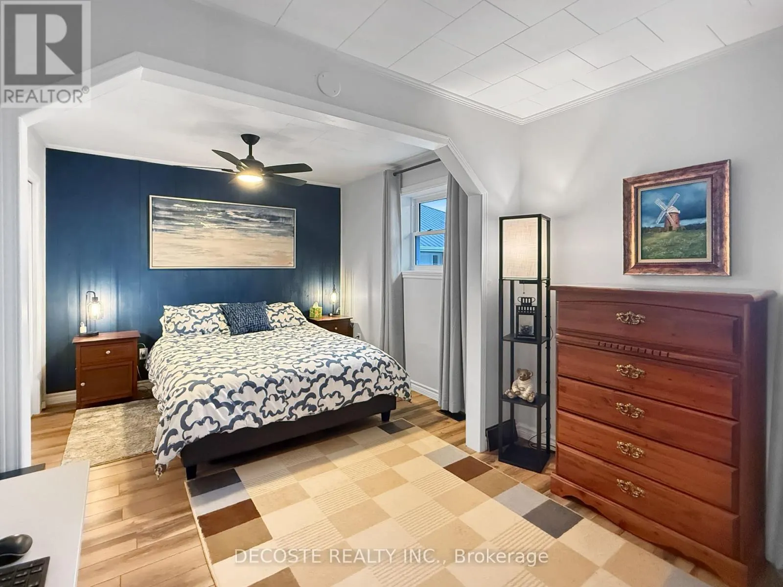273 MAIN STREET S
