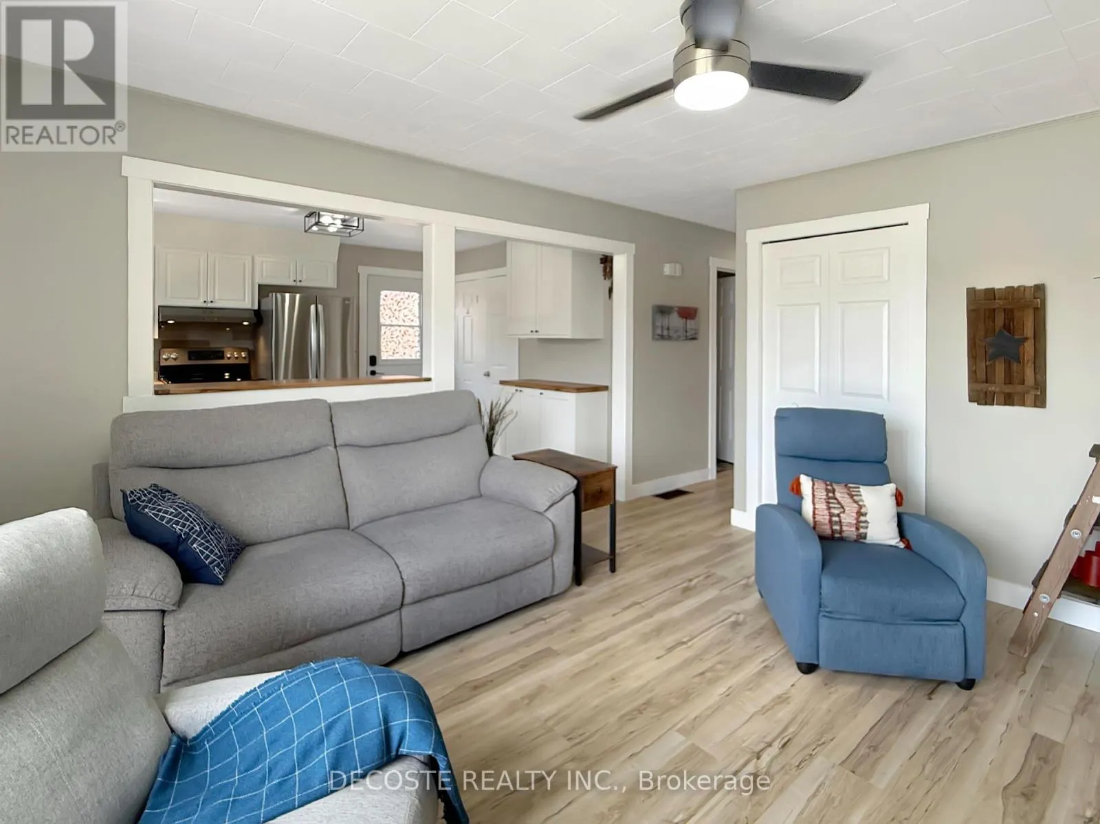 273 MAIN STREET S