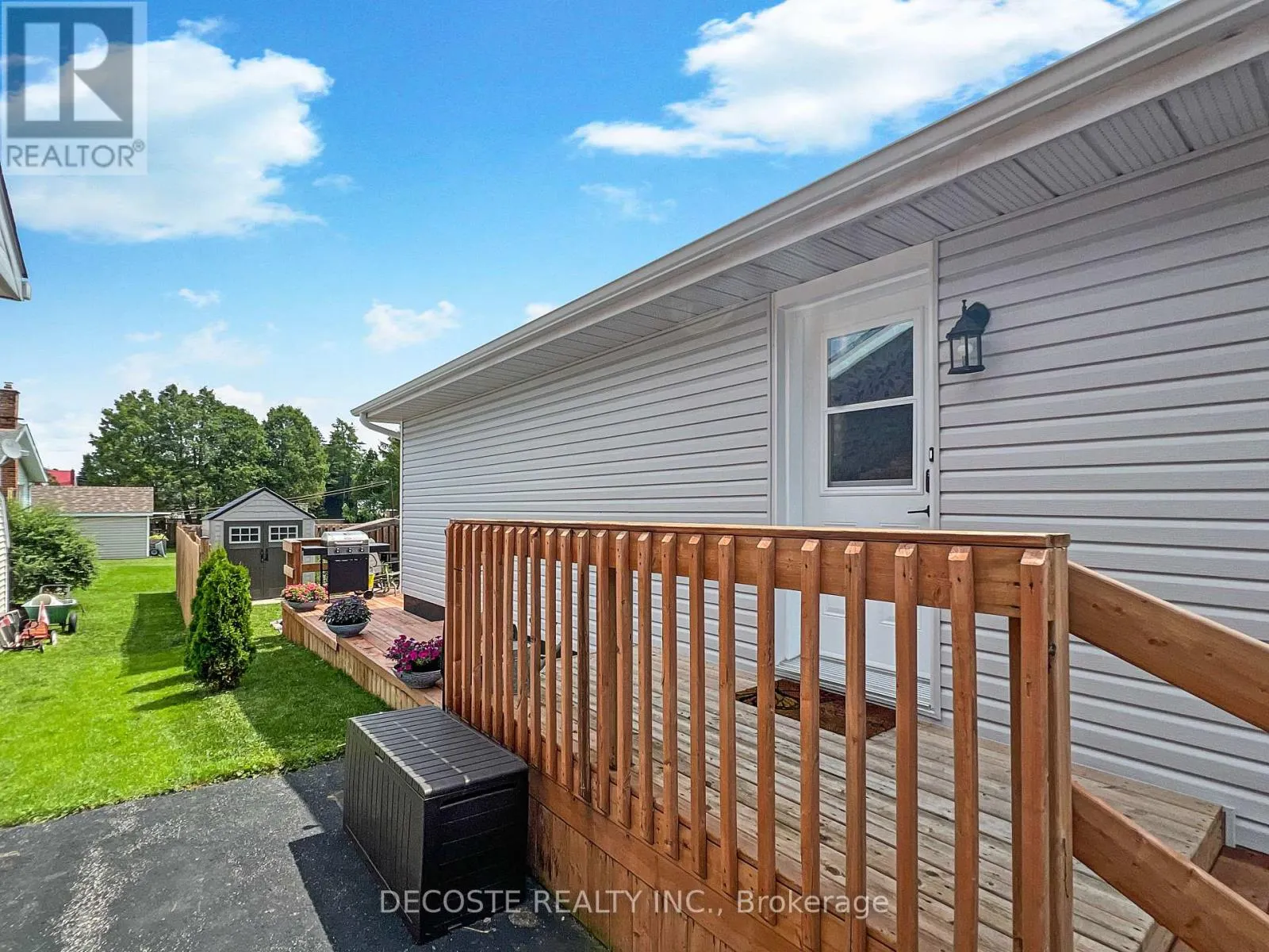 273 MAIN STREET S
