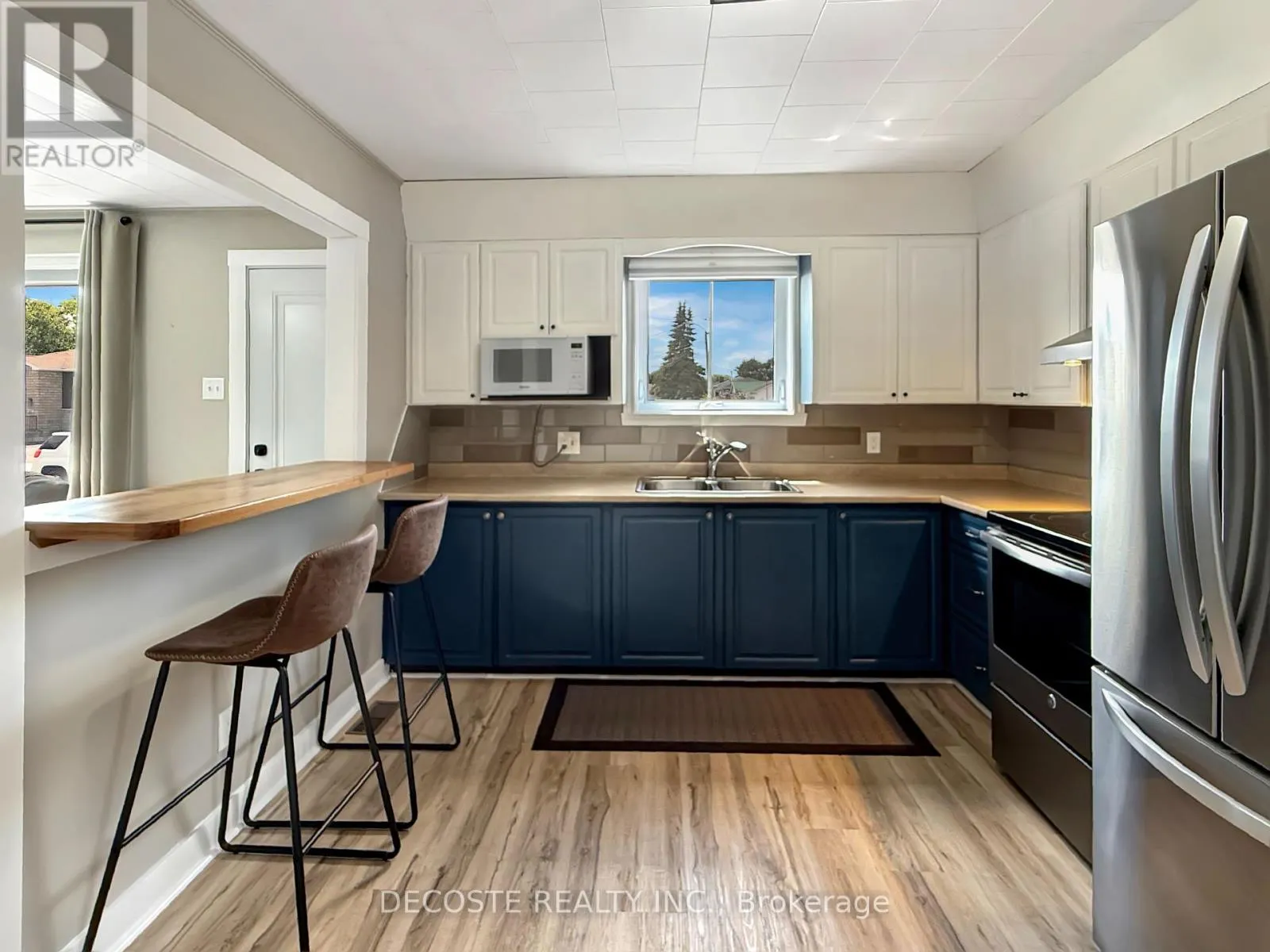 273 MAIN STREET S