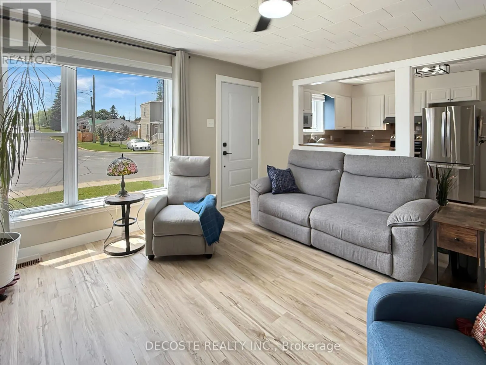 273 MAIN STREET S
