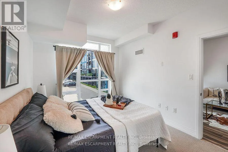 222 - 10 CONCORD PLACE