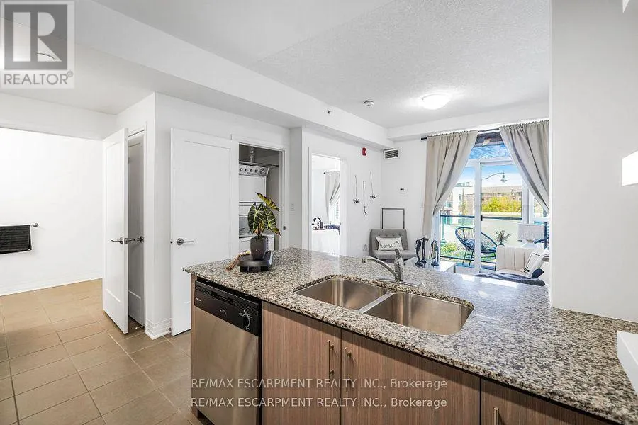 222 - 10 CONCORD PLACE