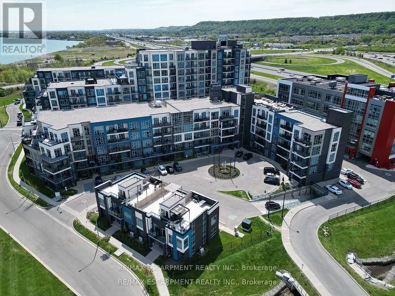 222 - 10 CONCORD PLACE
