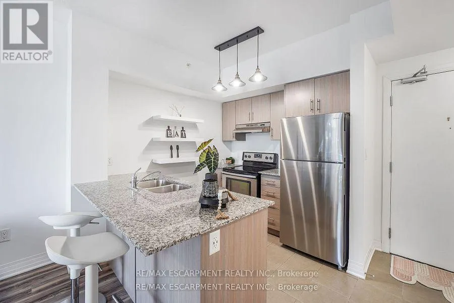 222 - 10 CONCORD PLACE