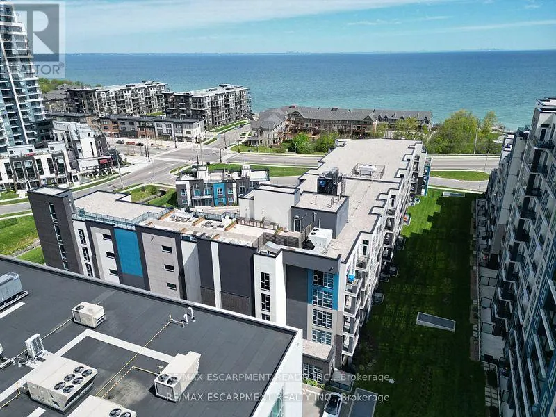 222 - 10 CONCORD PLACE