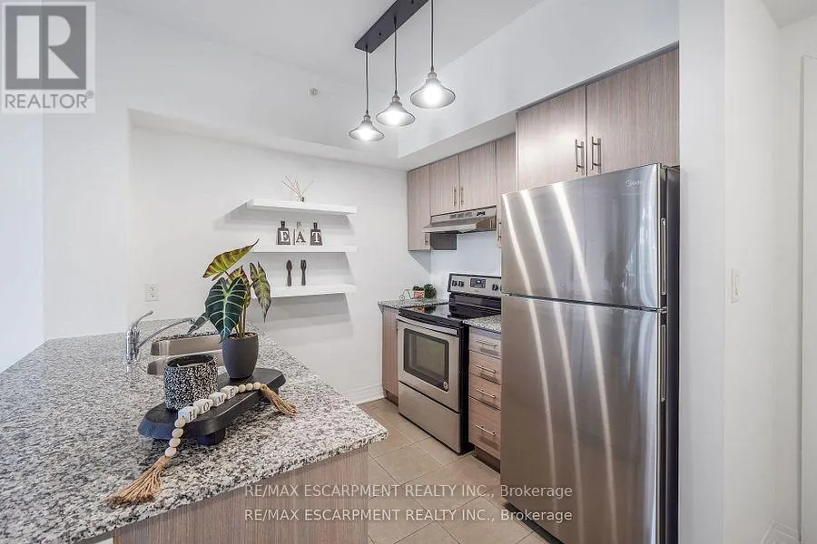222 - 10 CONCORD PLACE
