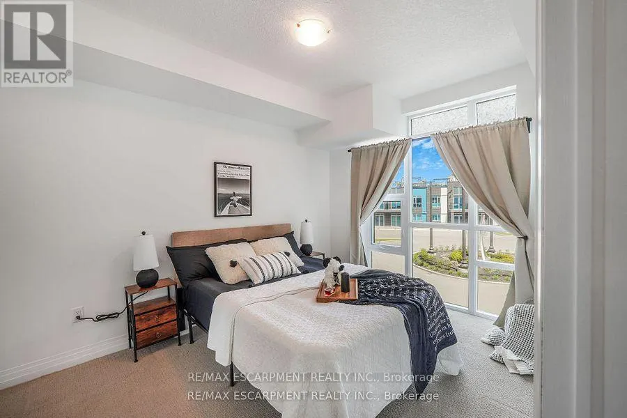 222 - 10 CONCORD PLACE