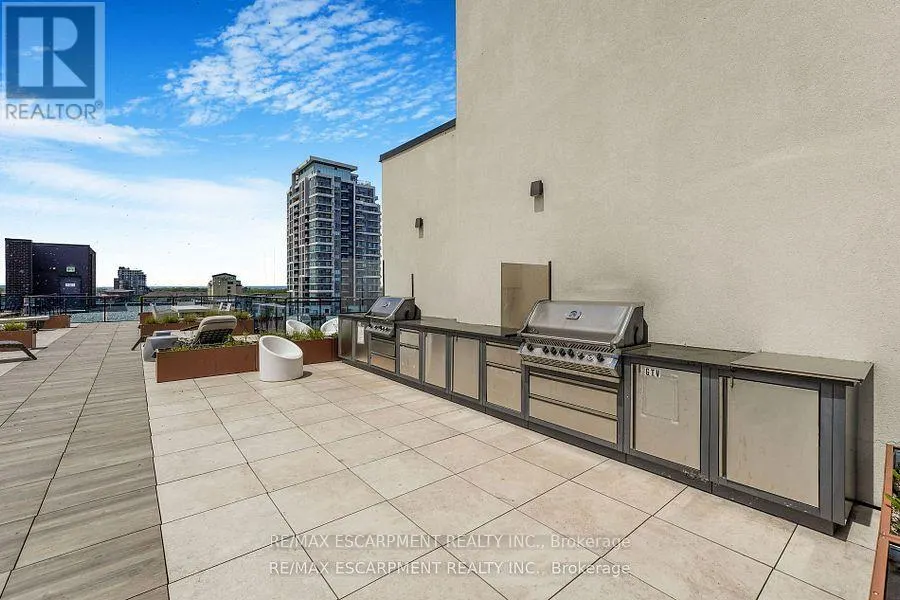 222 - 10 CONCORD PLACE
