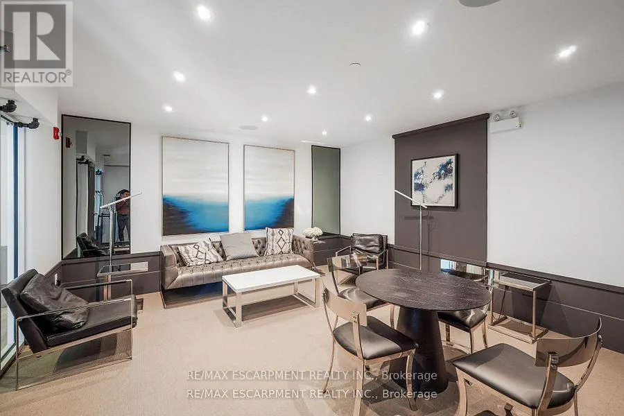 222 - 10 CONCORD PLACE