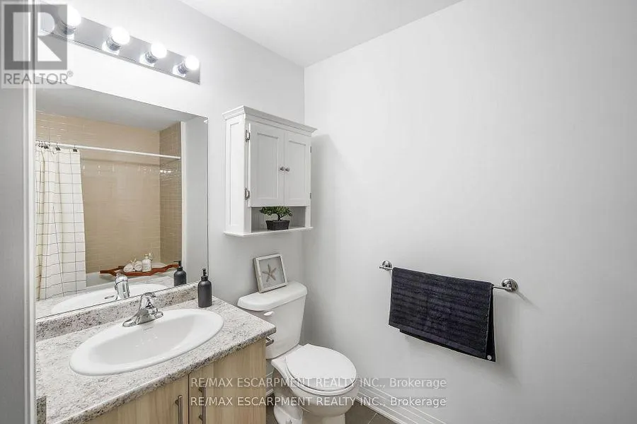222 - 10 CONCORD PLACE