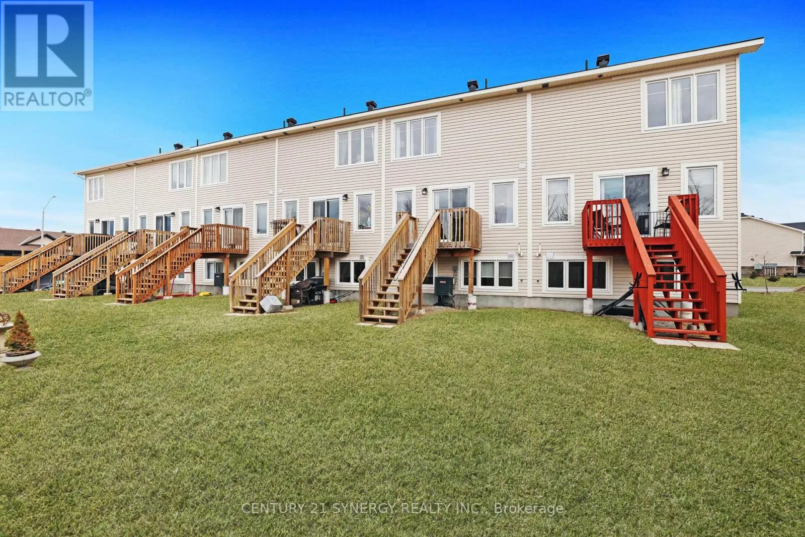 10 STAPLES BOULEVARD