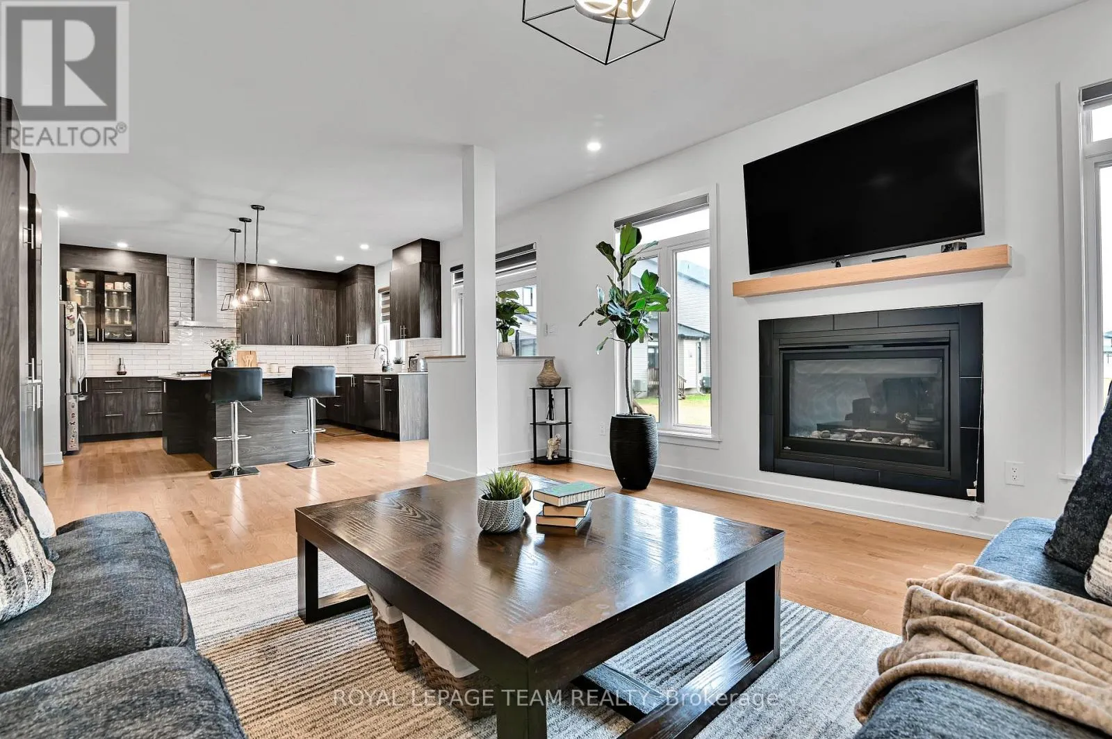 202 ZINNIA WAY