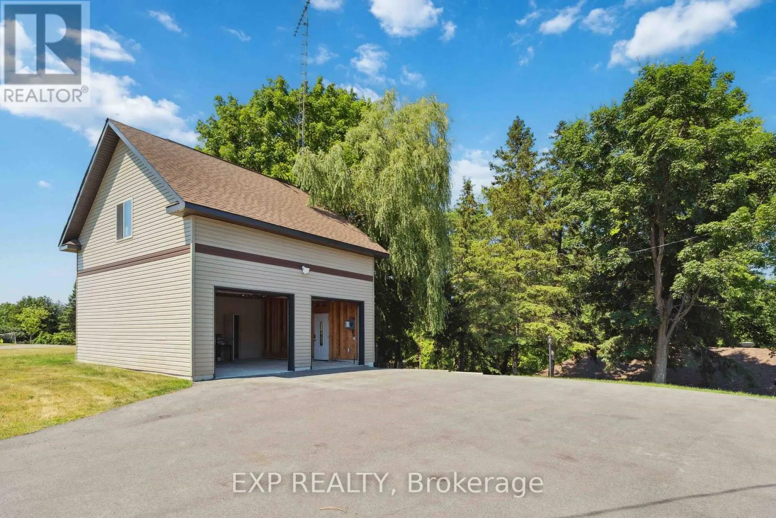 4229 RIDEAU VALLEY DRIVE