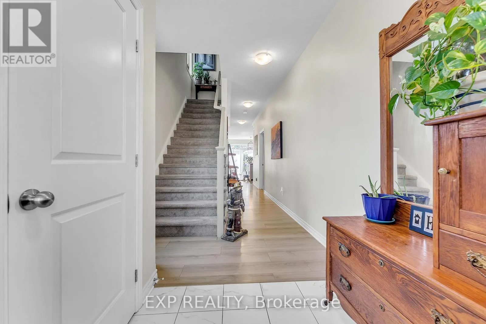 216 HERITAGE PARK DRIVE