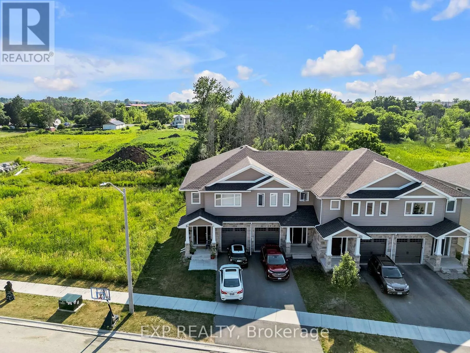 216 HERITAGE PARK DRIVE